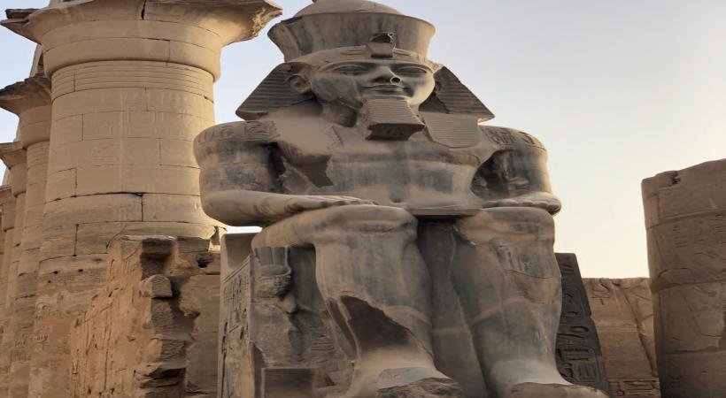 Luxor Valley Of Queens ( By HIACE )