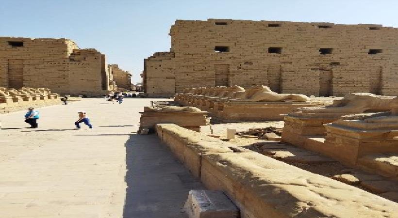 Luxor Valley Of The King ( By HIACE )